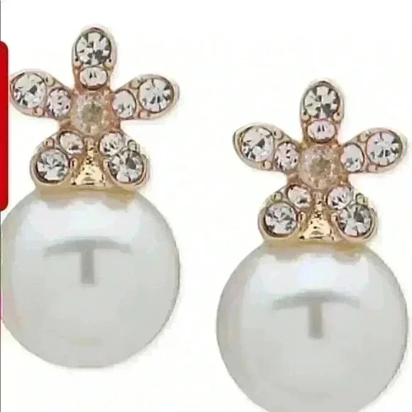 Anne Klein new gold pearl and Crystal flower stud - Picture 3 of 3